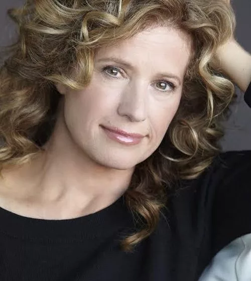 Nancy Travis