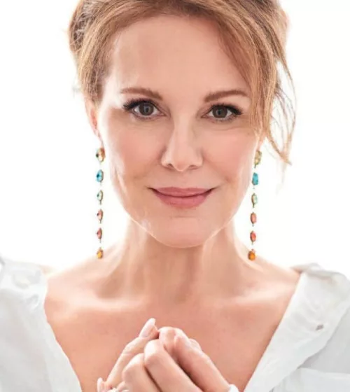 Elizabeth Perkins