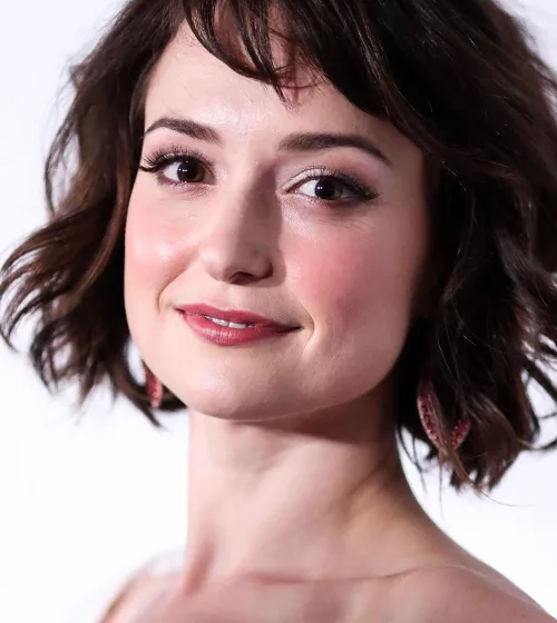 Milana Vayntrub