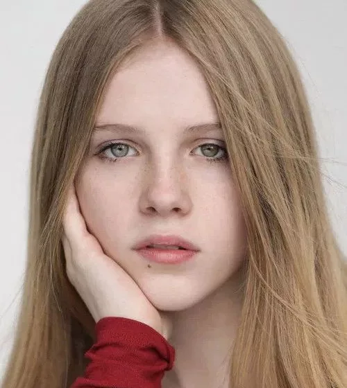 Alyla Browne