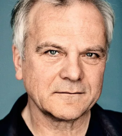 Bernhard Schütz