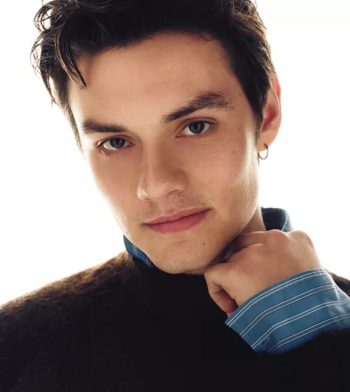 Louis Partridge