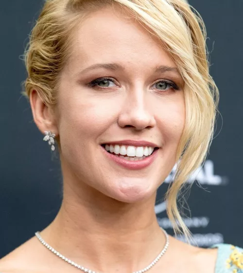 Anna Camp