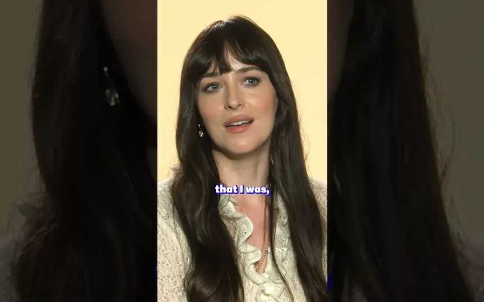 Egy kézfogás miatt bukott el egy szerepet? Dakota Johnson meghökkentő sztorit mesélt Hollywoodról