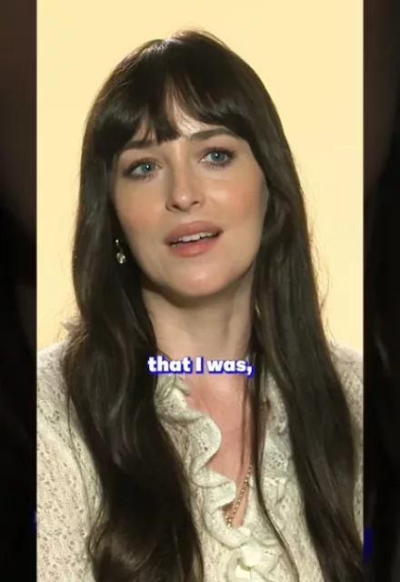 Egy kézfogás miatt bukott el egy szerepet? Dakota Johnson meghökkentő sztorit mesélt Hollywoodról