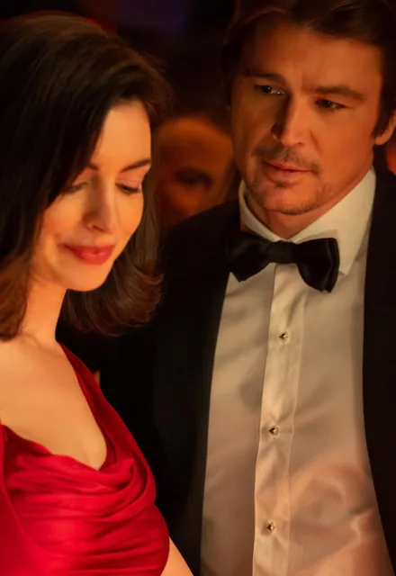 Verity előzetes: Anne Hathaway és Dakota Johnson filmje már most felkavarta a nézőket